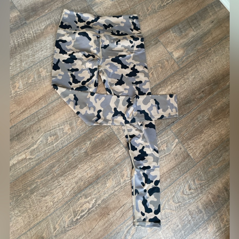 Camo leggings